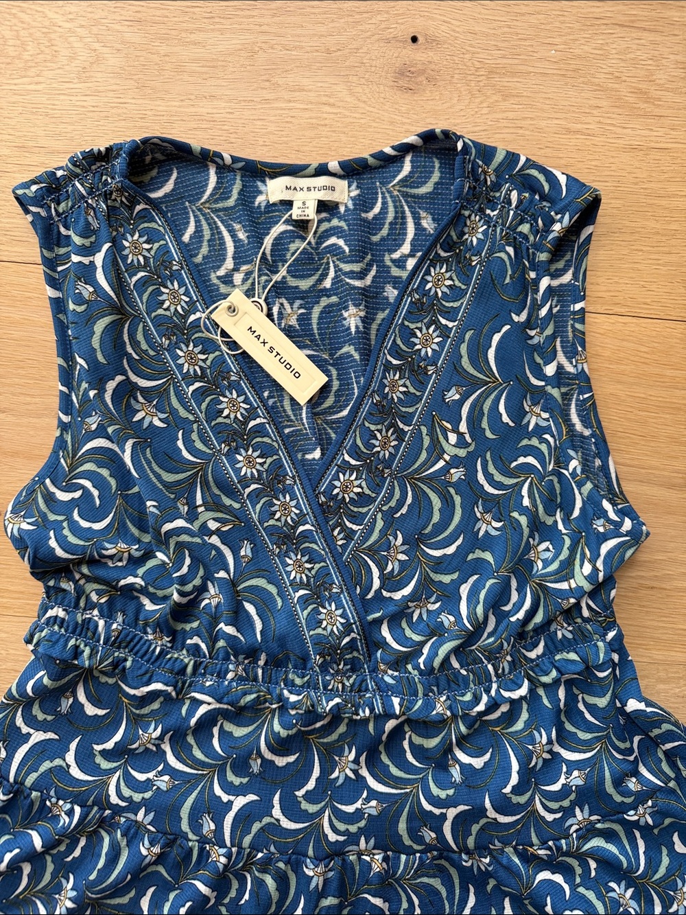 NWT Max Studio Tiered V-Neck Dress - Picture 2 of 11